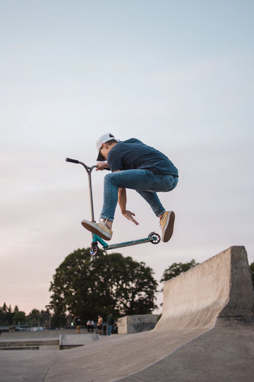 The Thrill of the Leap: Exploring the Popularity of Extreme Sports - Sportoz
